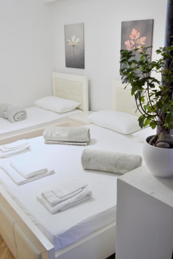 Apartment Aria